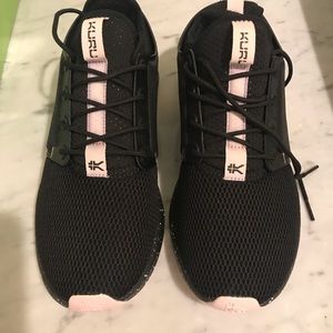 Kuru Atom running shoe